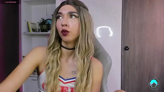 sofi elfqueen online show from 02.16.25