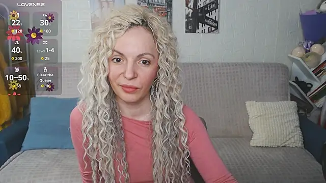 Snapshot of kiramarta chatting on 11.26.25 kiramarta online show from 11.26.25