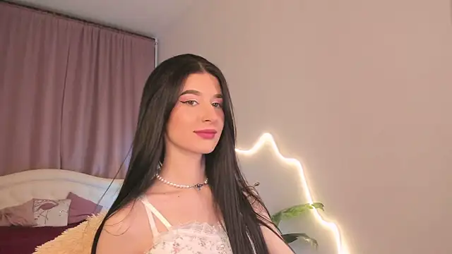 Snapshot of LauraCoy chatting on 02.09.26 LauraCoy online show from 02.09.26