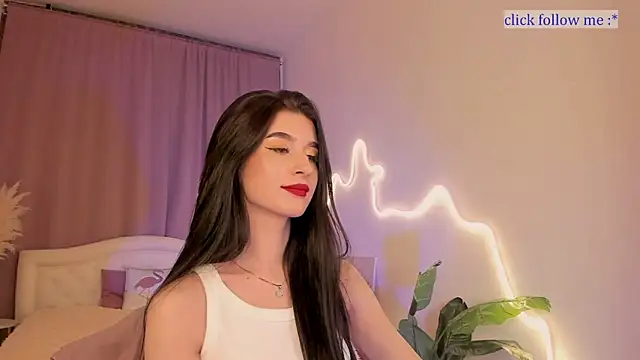 Snapshot of LauraCoy chatting on 02.26.26 LauraCoy online show from 02.26.26