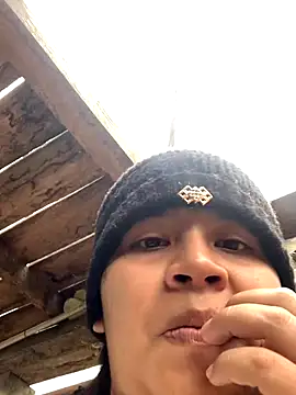 moncerrat luna online show from 11.15.25