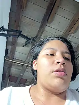 moncerrat luna online show from 04.02.26