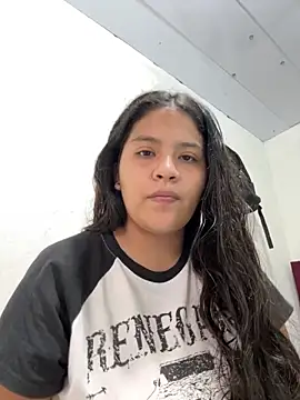 moncerrat luna online show from 05.18.26
