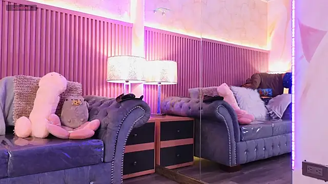 Emiily Scott1 online show from 01.14.25