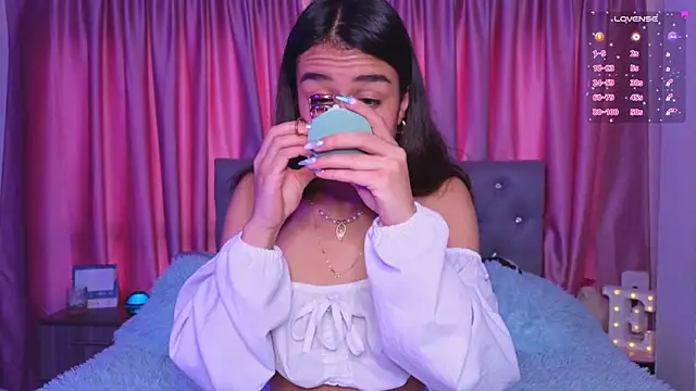 Emiily Scott1 online show from 12.05.25