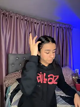 Emiily Scott1 online show from 04.15.26