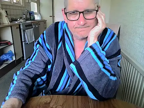 Snapshot of daddyflash chatting on 06.06.26 daddyflash online show from 06.06.26
