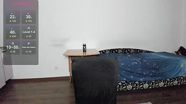 Snapshot of KitsuneRem chatting on 02.22.26 KitsuneRem online show from 02.22.26