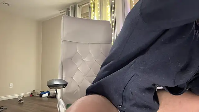 Snapshot of alexmannd chatting on 10.31.25 alexmannd online show from 10.31.25