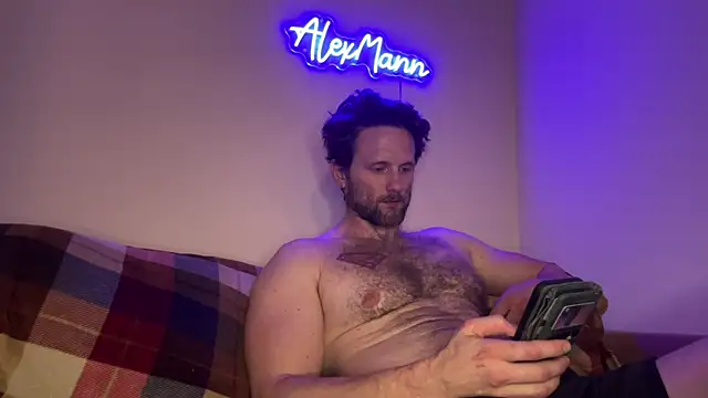 Snapshot of alexmannd chatting on 11.02.25 alexmannd online show from 11.02.25