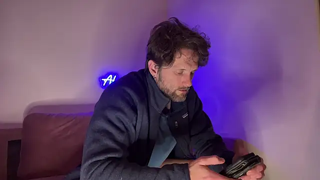 Snapshot of alexmannd chatting on 11.19.25 alexmannd online show from 11.19.25