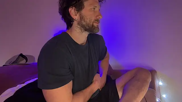 Snapshot of alexmannd chatting on 11.27.25 alexmannd online show from 11.27.25