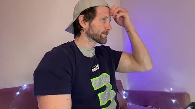 Snapshot of alexmannd chatting on 12.04.25 alexmannd online show from 12.04.25