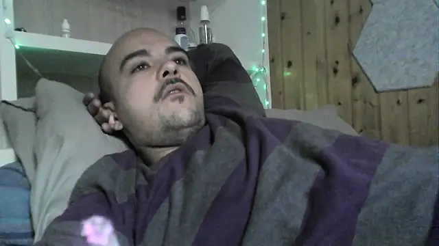 Snapshot of ItalianVinDiesel chatting on 09.28.25 ItalianVinDiesel online show from 09.28.25