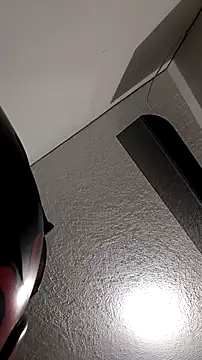 Snapshot of Charis_21 chatting on 12.23.25 Charis 21 online show from 12.23.25