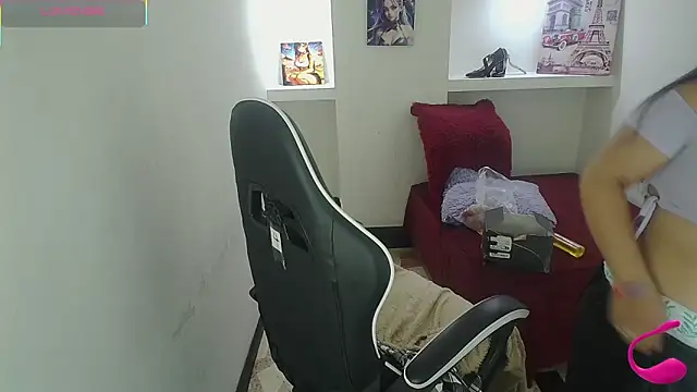 Snapshot of Charis_21 chatting on 01.31.26 Charis 21 online show from 01.31.26