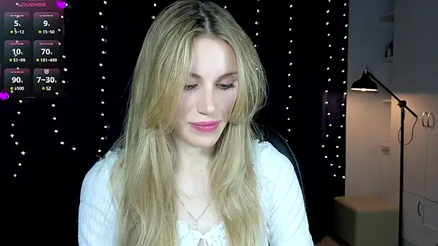 Snapshot of Lilianna_Just chatting on 03.08.25 Lilianna Just online show from 03.08.25