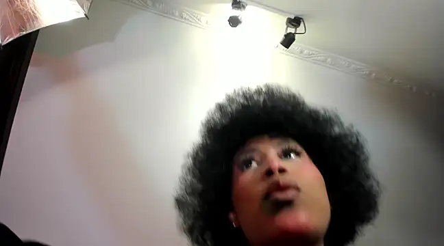 Snapshot of Apotheosis01 chatting on 01.02.25 Apotheosis01 online show from 01.02.25