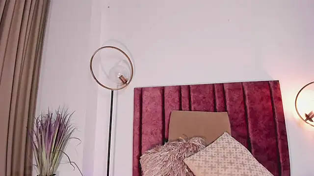 NoraDasilva online show from 01.08.25