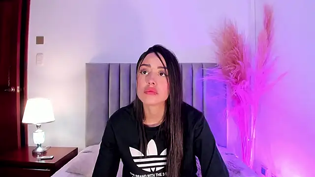 NoraDasilva online show from 01.10.25