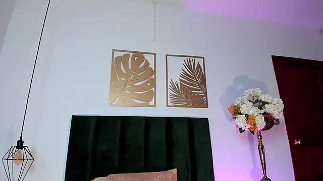 NoraDasilva online show from 02.11.25