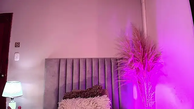 NoraDasilva online show from 09.10.25