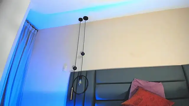 NoraDasilva online show from 11.08.25