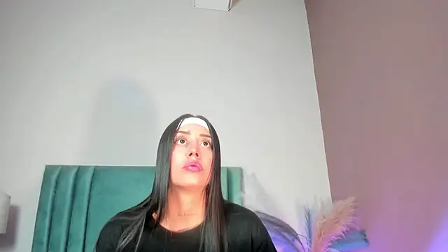 Snapshot of NoraDasilva chatting on 02.10.26 NoraDasilva online show from 02.10.26