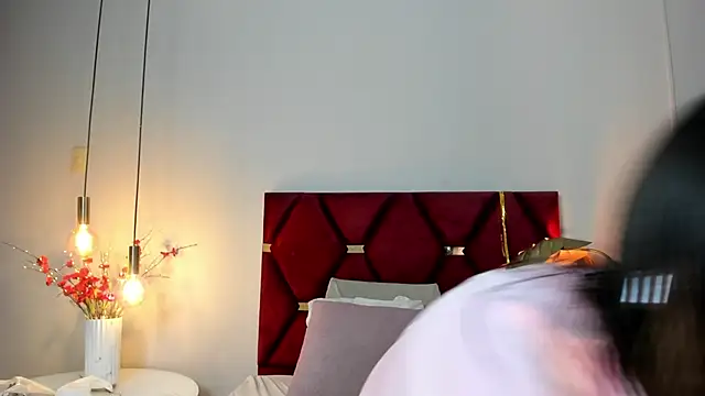 NoraDasilva online show from 04.12.26