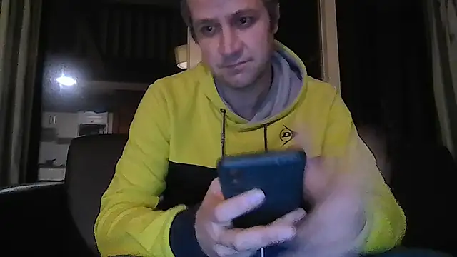 Snapshot of popperspair chatting on 10.28.25 popperspair online show from 10.28.25