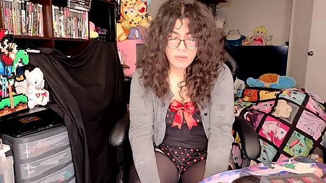 Snapshot of ShinyCherub chatting on 03.25.26 ShinyCherub online show from 03.25.26