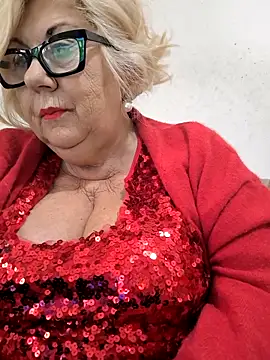 Snapshot of Merilulla chatting on 12.19.25 Merilulla online show from 12.19.25