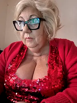 Snapshot of Merilulla chatting on 12.21.25 Merilulla online show from 12.21.25