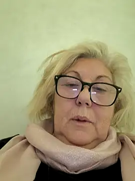 Snapshot of Merilulla chatting on 01.11.26 Merilulla online show from 01.11.26