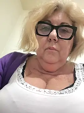 Snapshot of Merilulla chatting on 02.12.26 Merilulla online show from 02.12.26