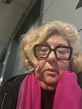 Snapshot of Merilulla chatting on 02.26.26 Merilulla online show from 02.26.26