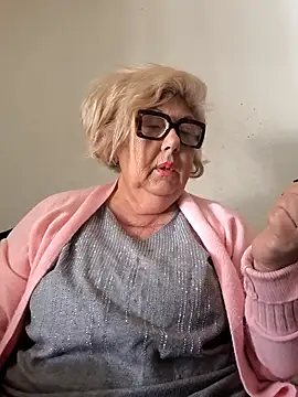 Snapshot of Merilulla chatting on 03.18.26 Merilulla online show from 03.18.26