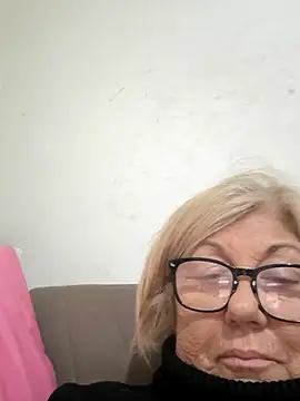 Snapshot of Merilulla chatting on 03.24.26 Merilulla online show from 03.24.26