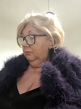 Snapshot of Merilulla chatting on 03.25.26 Merilulla online show from 03.25.26