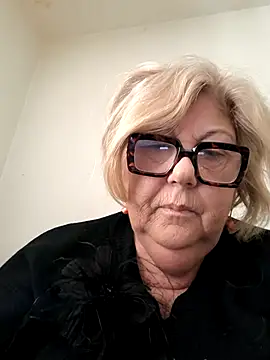 Snapshot of Merilulla chatting on 03.31.26 Merilulla online show from 03.31.26