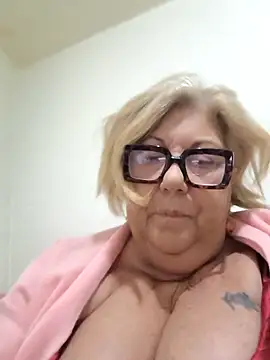 Snapshot of Merilulla chatting on 04.02.26 Merilulla online show from 04.02.26