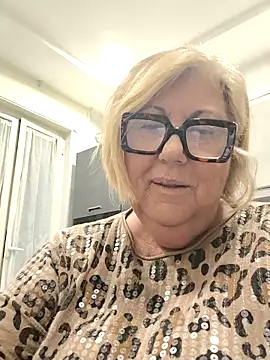 Snapshot of Merilulla chatting on 04.05.26 Merilulla online show from 04.05.26