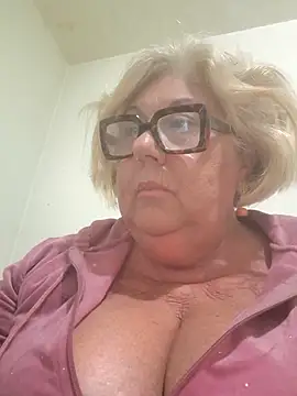 Snapshot of Merilulla chatting on 04.09.26 Merilulla online show from 04.09.26