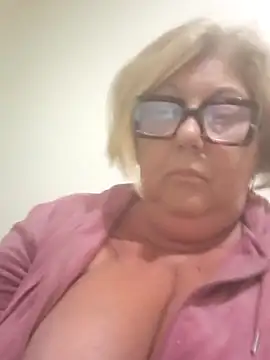 Snapshot of Merilulla chatting on 04.10.26 Merilulla online show from 04.10.26