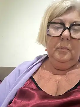 Snapshot of Merilulla chatting on 04.13.26 Merilulla online show from 04.13.26