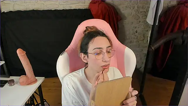 Mayala   online show from 03.19.26