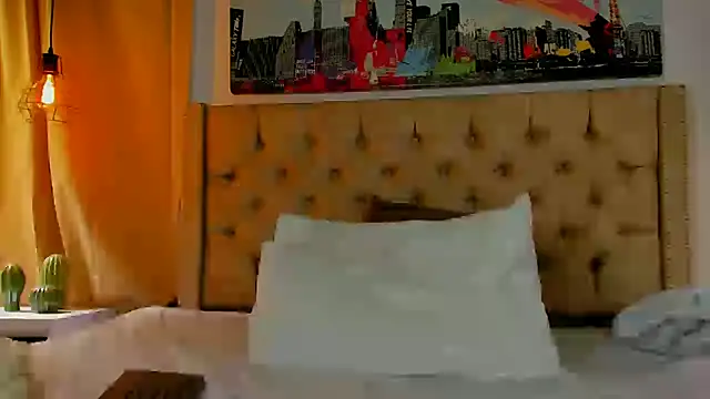 KeryHillson online show from 02.06.25