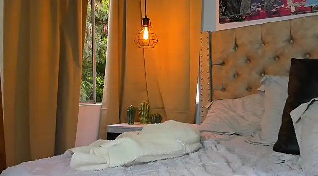 KeryHillson online show from 03.04.25