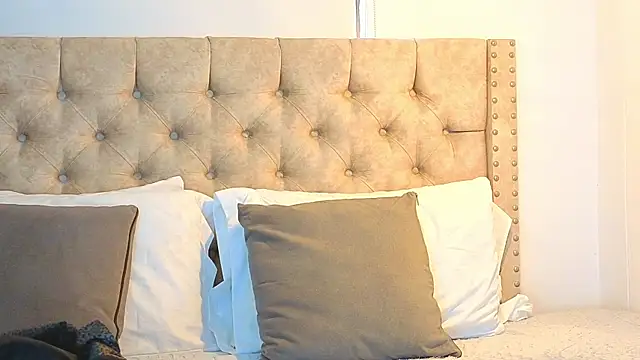 KeryHillson online show from 10.30.25