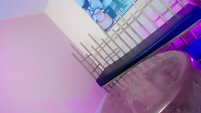 Snapshot of Babylolatop chatting on 03.04.25 Babylolatop online show from 03.04.25